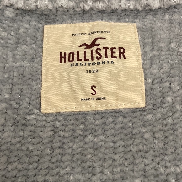 Hollister Sweater - Picture 2 of 3
